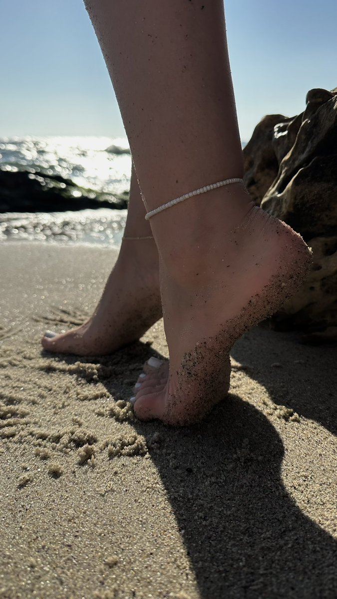 LadyX44's tweet photo. Link in bio👀��
#ff #feetfinder https://t.co/3brmO0nVHE