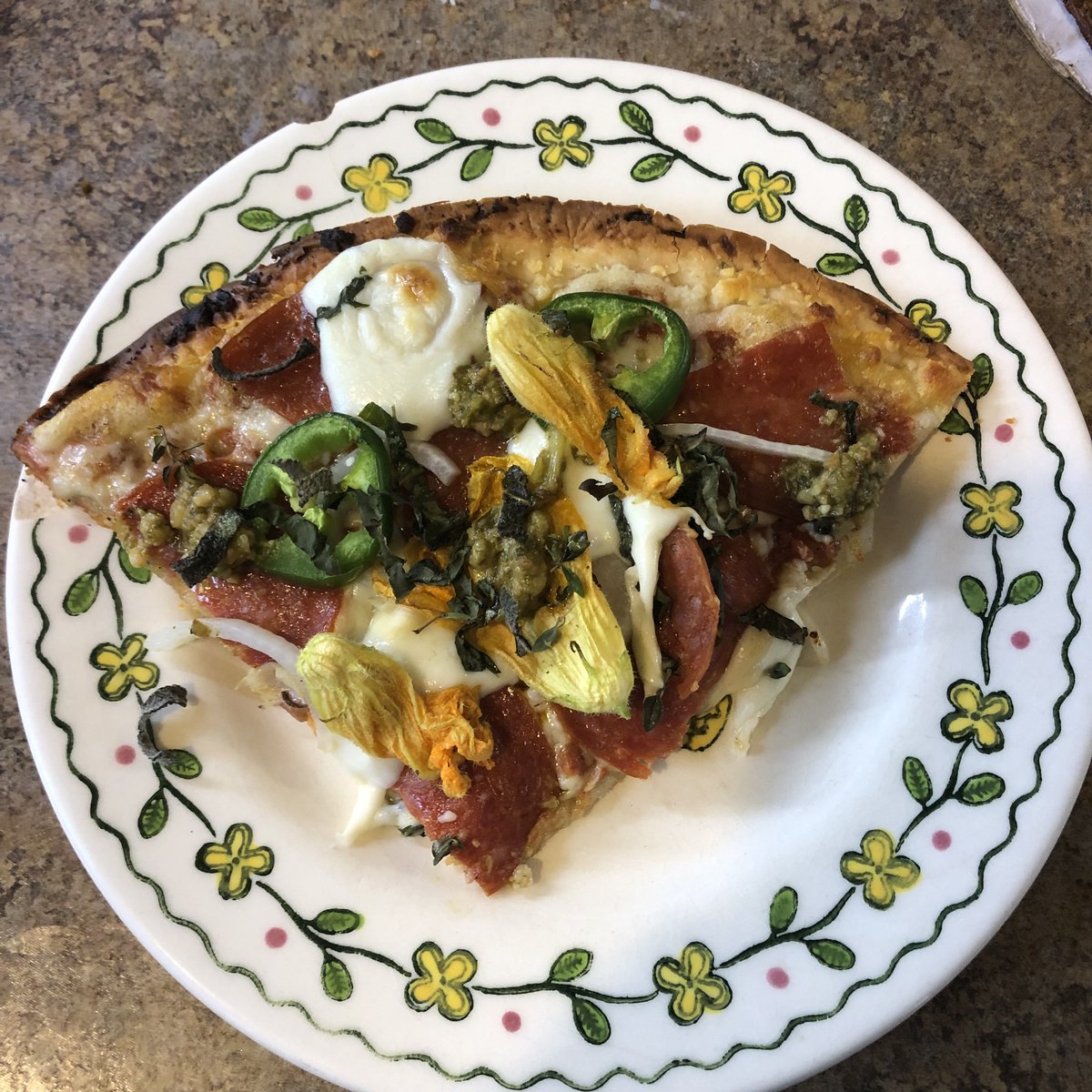 IORanchLamb's tweet photo. @foodietechlab I put squash blossoms on a pizza last night. https://t.co/0rKvbZ1pHM
