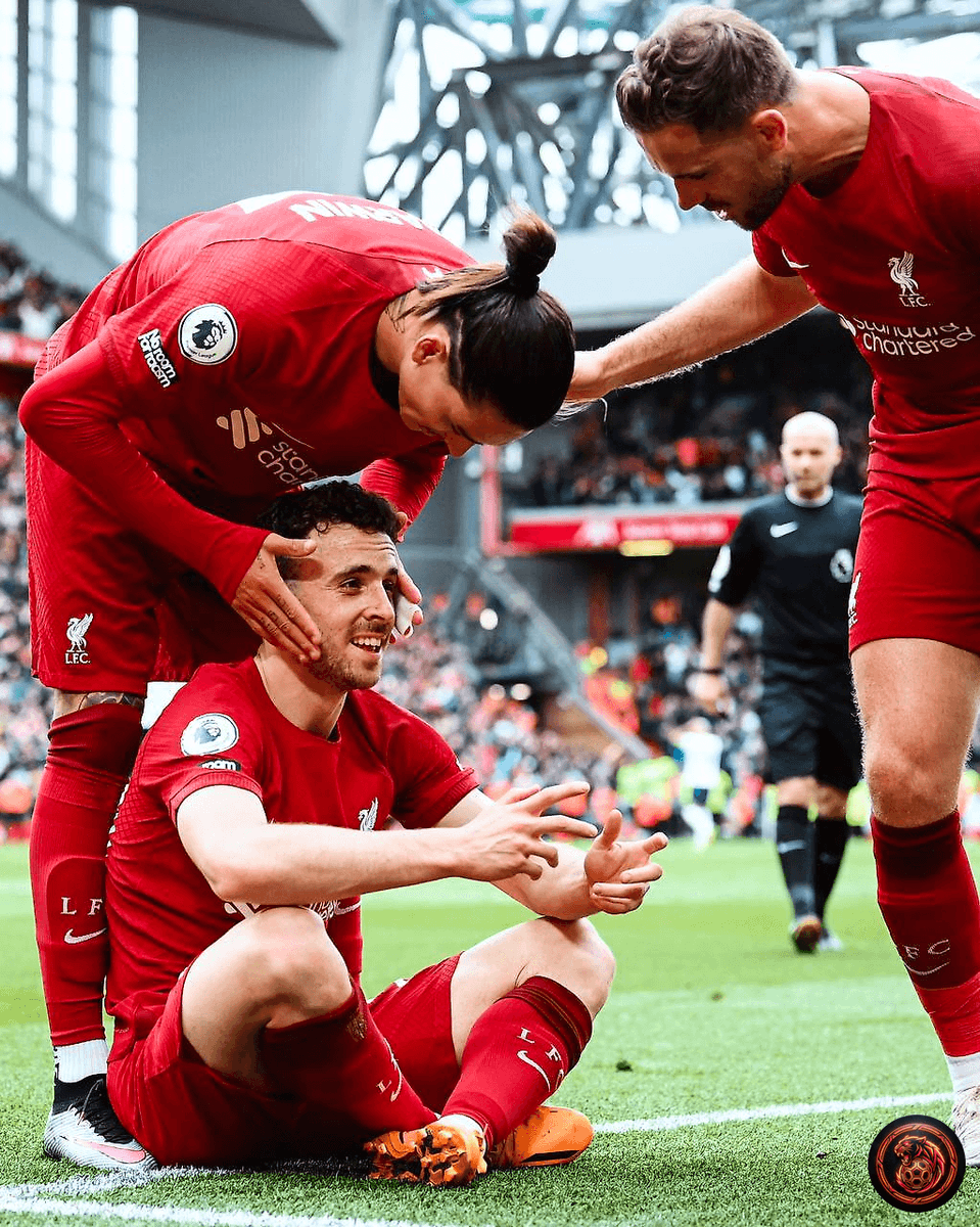 FootballGoalFC's tweet image. 🚨 𝗢𝗡 𝗧𝗛𝗜𝗦 𝗗𝗔𝗬

📆 On this day in 2023: Diogo Jota scores a stoppage time winner in our thrilling 4-3 victory over Tottenham Hotspur! 

What a dramatic finish! Who else remembers that sensational moment? 🙌⚽️ 

#Liverpool #Jota #PremierLeague #TopMatch