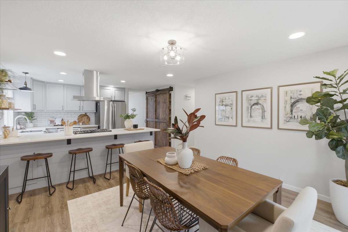 SoldbyE's tweet photo. * New on Market in South Salem*
3 Beds | 2 Baths | 1,484sq.ft | .12 Acres |$449,900
https://t.co/2VGDOdxqkj https://t.co/uwOzIV8E1G