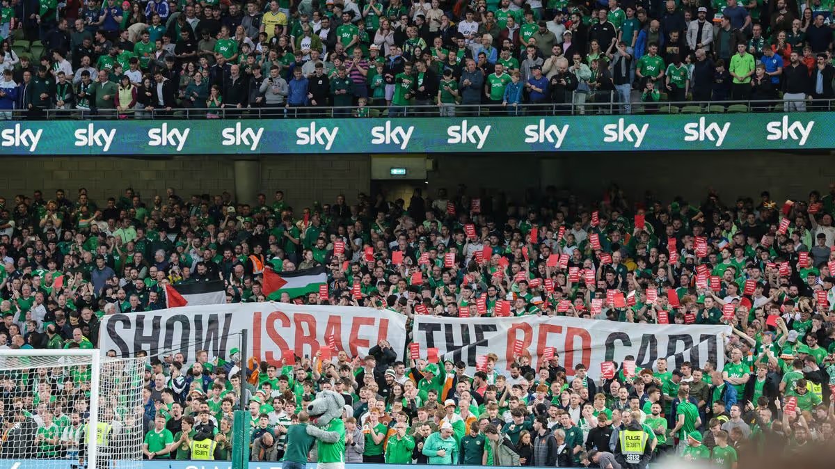 Antifa_Ultras tweet media