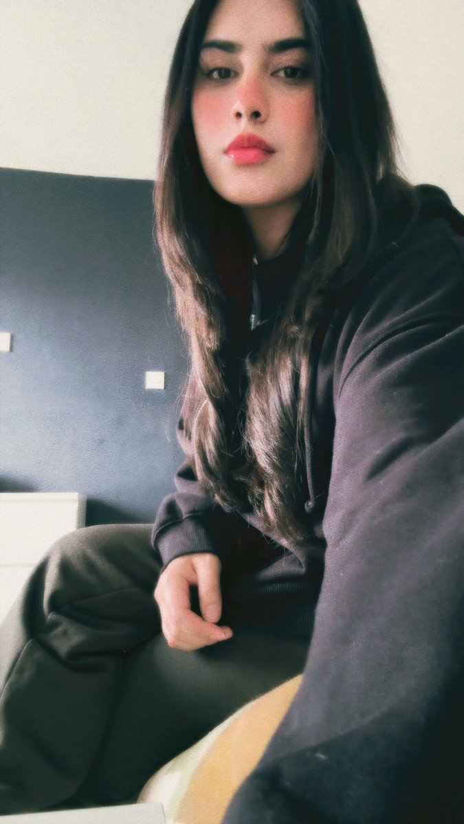 Amna Hussain tweet media