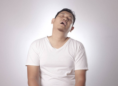 PECECILLONEMO's tweet image. Struggling with messy sleep schedules Try this: 1) Wake up at the same time daily (even weekends!) 2) Limit screens 1hr before bed 3) Sip warm water (no coffee/tea) at 9pm. Small shifts = big rest wins!  #SleepHacks #Productivity