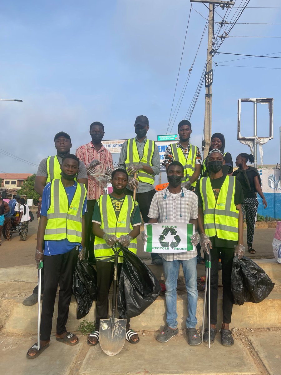wasture360's tweet image. Clean community. Real impact. 🌍

Wasture Solutions × Ministry of Environment, Kwara × YCM
Environmental Sanitation Exercise in Tanke ✅

#WastureSolutions #EnvironmentalSustainability #CommunityImpact #WasteManagement #CleanEnvironment #Collaboration #SDGs