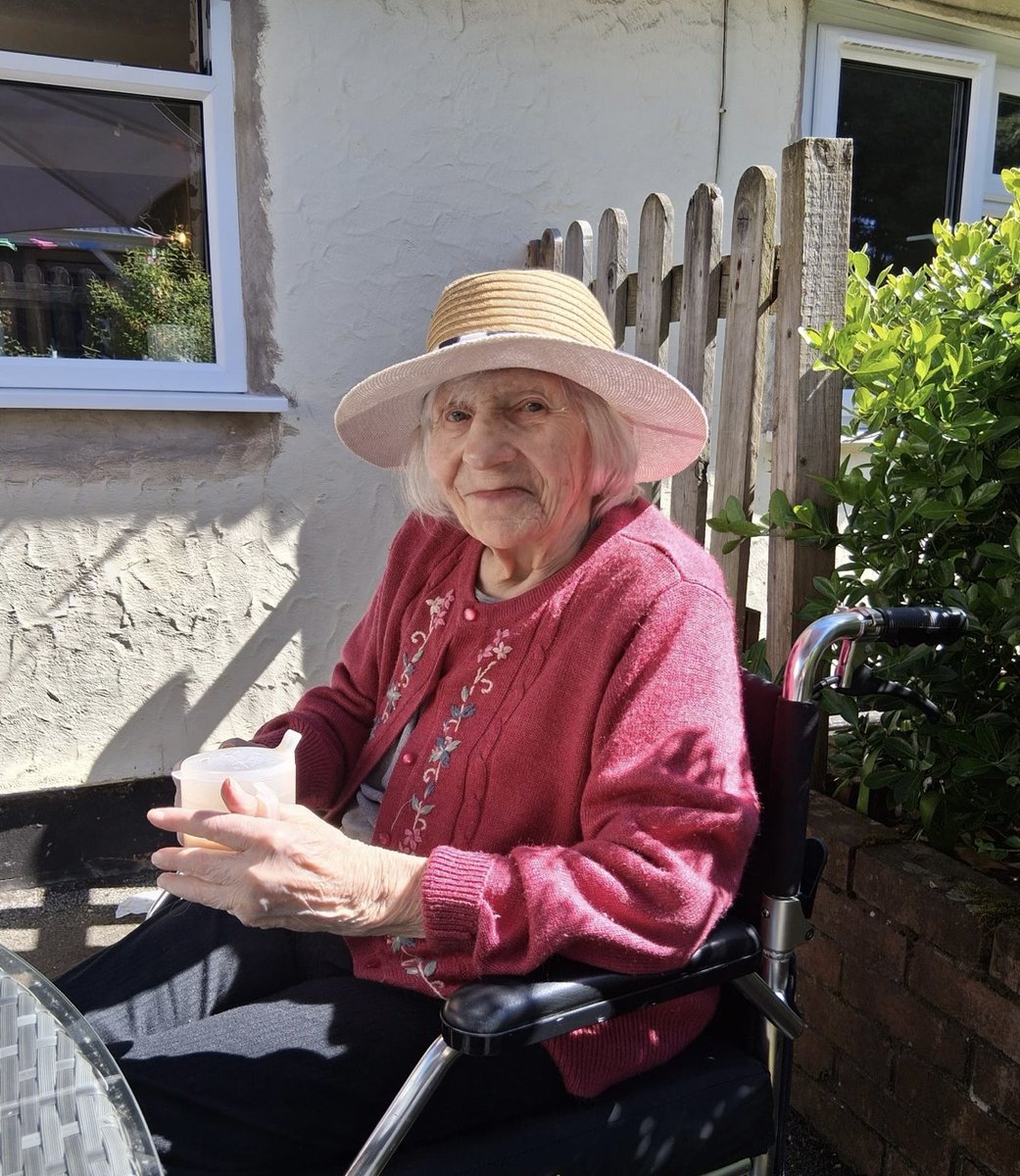 WillowdaleRH's tweet image. We've enjoyed some fun in the sun, enjoying the nature around us #SpringTime #Sunshine #WildWellbeing
