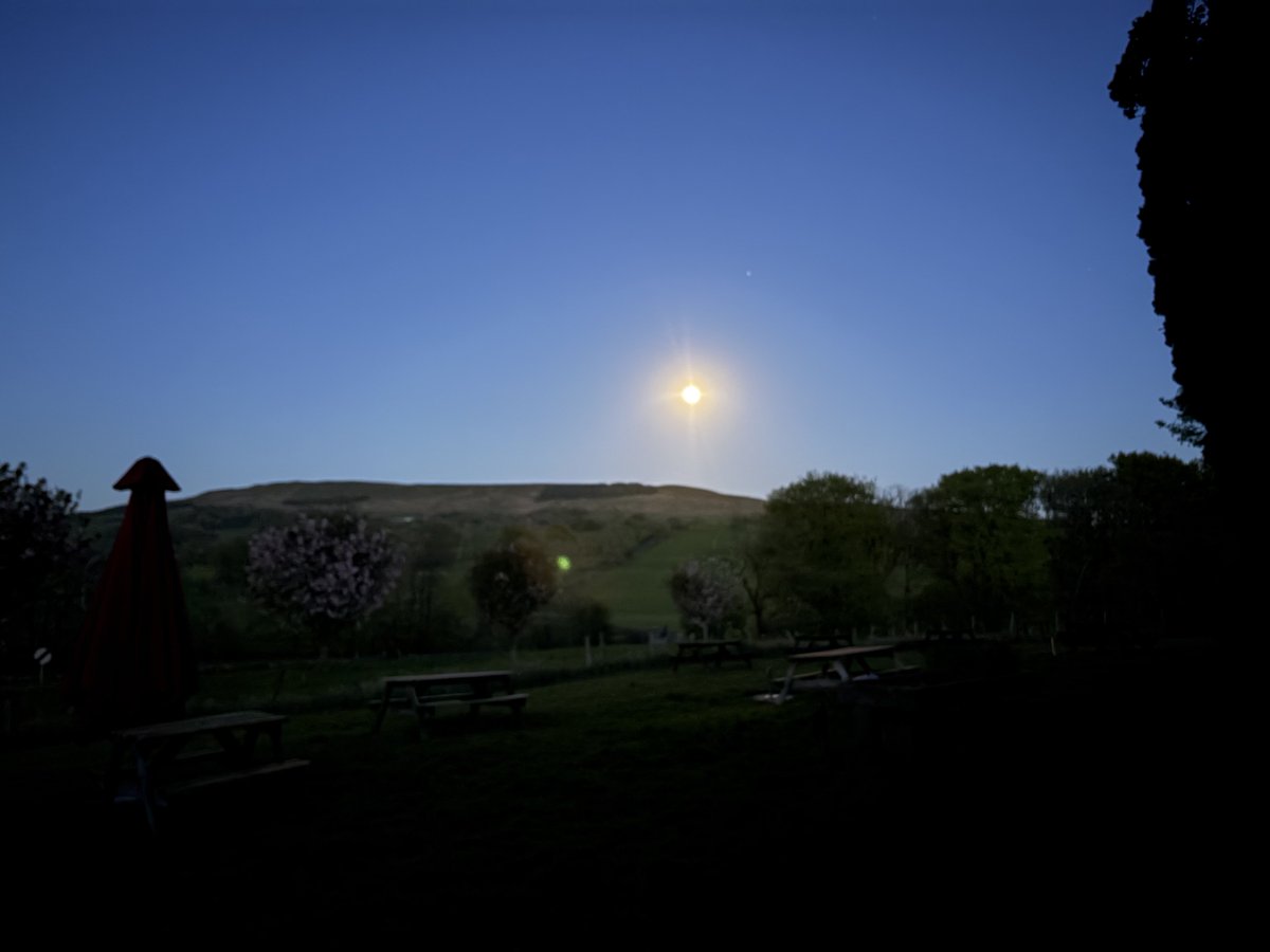 AjFOH's tweet image. Wow!!!!! What a beauty. #moonwatch@parkersarms