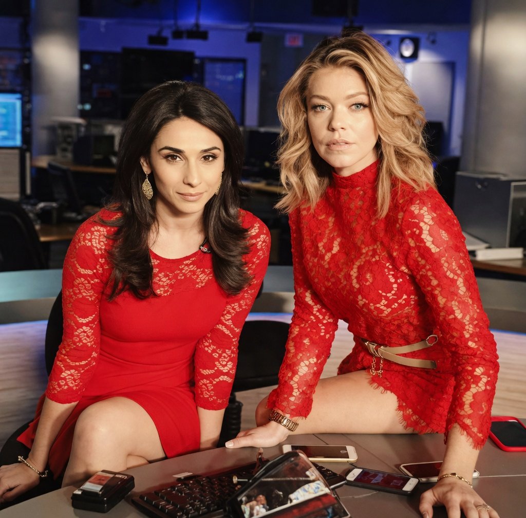 watchertv2000's tweet image. Double the fun double the trouble #ThrowbackThursday @LaurenSivan @Araksya #Twinning