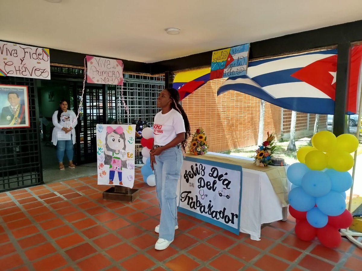 cubacooperaven's tweet image. ¡Compromiso y alegría en #Miranda! 🚩🩺

Desde el CDI California Sur, celebramos el #1DeMayo con un acto estadual que une a cubanos y venezolanos en hermandad. Reconocemos la entrega de quienes defienden la vida y la patria con su labor diaria. ¡Unidos por la salud! 🇨🇺🇻🇪