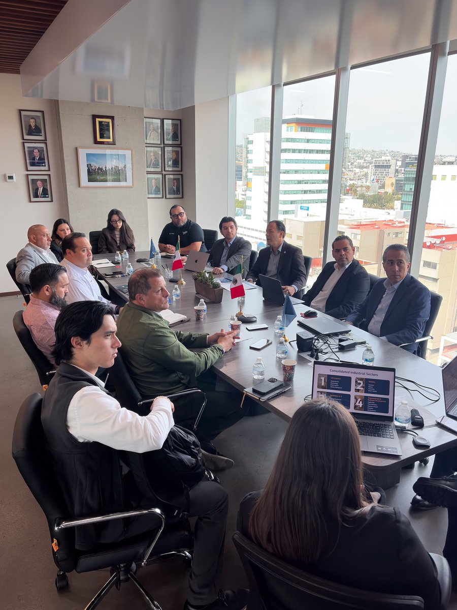 TijuanaEDC's tweet image. New investment in medical devices! 🩺🚀
We welcomed Hilo Industries for a business seminar and industrial tour. Together with our partners, we presented our strategic advantages and manufacturing strength. 🏭📈
#Tijuana #Nearshoring #FDI 🇲🇽✨