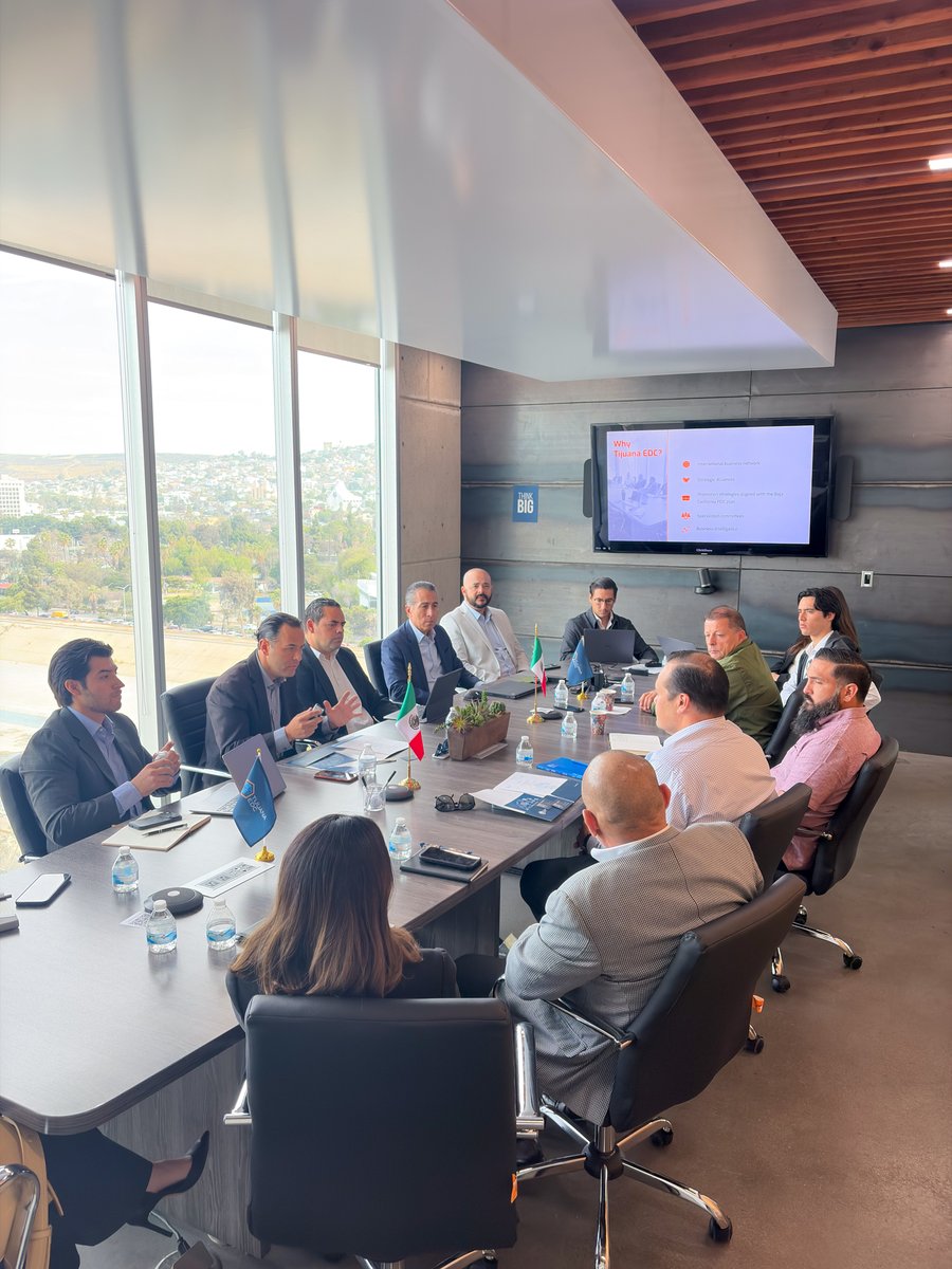 TijuanaEDC's tweet image. New investment in medical devices! 🩺🚀
We welcomed Hilo Industries for a business seminar and industrial tour. Together with our partners, we presented our strategic advantages and manufacturing strength. 🏭📈
#Tijuana #Nearshoring #FDI 🇲🇽✨