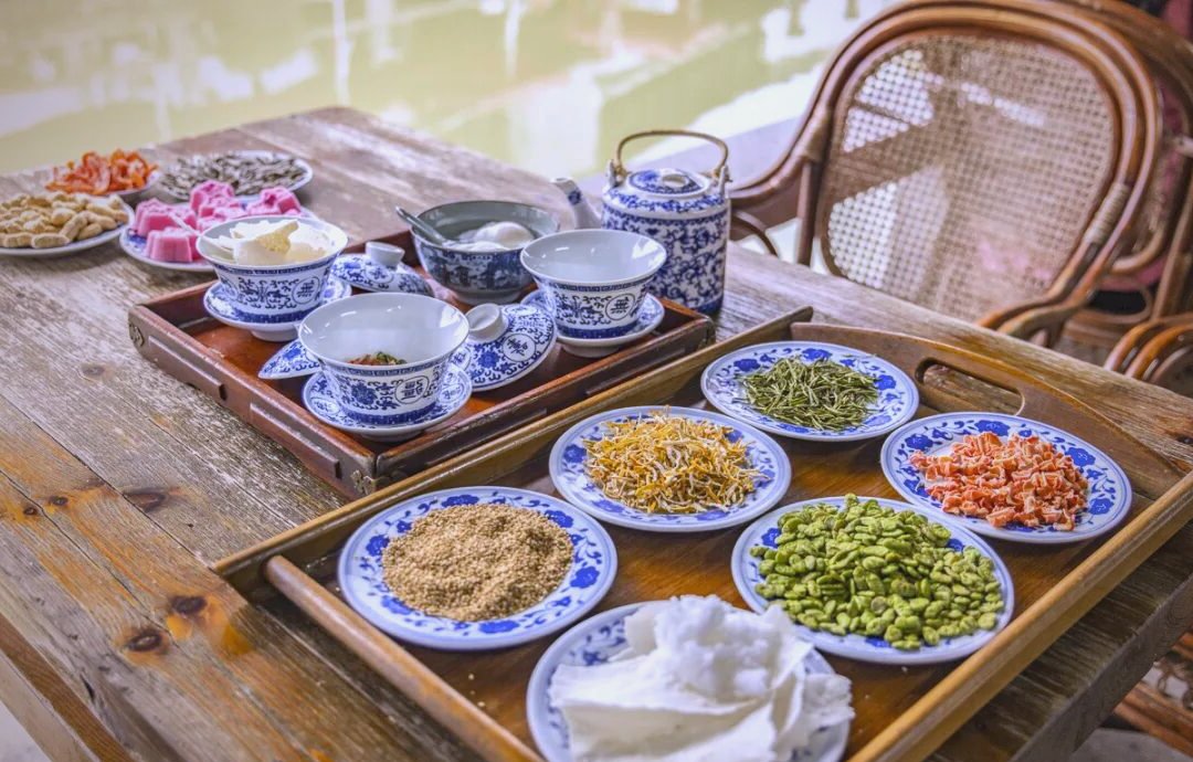 MayureshDond's tweet image. " Taste Thailand in 1 Bite! Spicy Green Curry with Coconut Rice u0026 Fresh Basil – Creamy, Bold, Unforgettable. Who’s craving  #ThaiFood #GlobalFlavors"