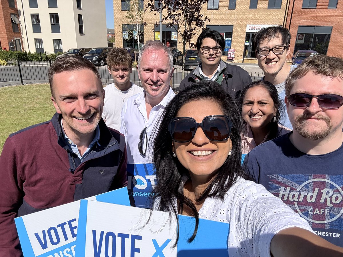 Shazna_Muzammil's tweet image. Really grateful for @Matt_VickersMP for his time and efforts today in MK. Great to catch up with him and share our passion for Milton Keynes, our history, our traditions and about all that make our home absolutely unique 😀💙  #LoveMK 

#VoteConservative on the 7th of May so we