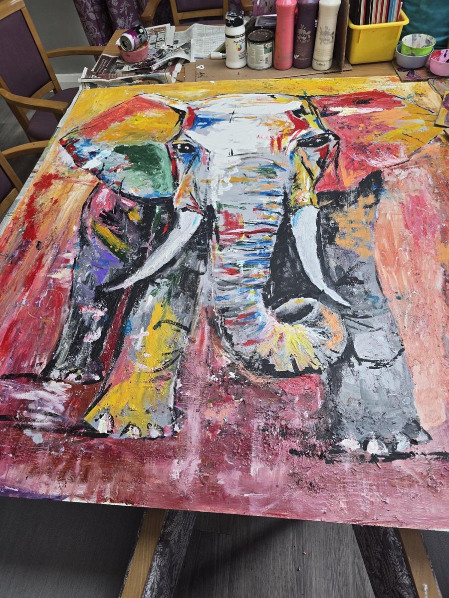 RiderHouseNursH's tweet image. We have had a fantastic time doing some very messy splash and smear painting in celebration of our beautiful natural world. We were so pleased with our elephant-astic masterpiece, which was created by residents working together  #Elephant #ArtTherapy #ArtTogether