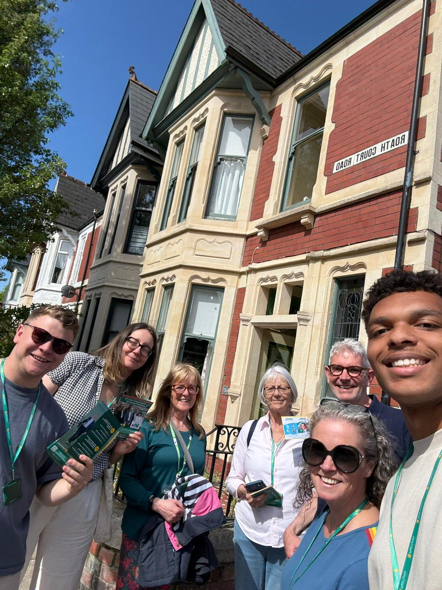 plaidystumtaf's tweet image. #PlaidCymru r out every day but we don't always get @RhunapIorwerth - the most popular party leader. Lets make him first minister. Do not take the risk of voting for any other party.
Vote 4 #peoplewhocare
Vote 4 #childcare
Vote 4 #fairfunding4wales
Vote 4 @Plaid_Cymru #CFFTAF