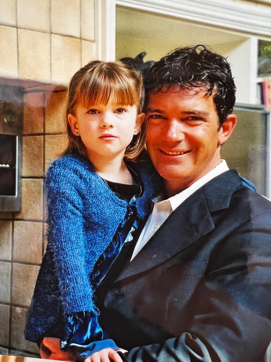 Antonio Banderas tweet media