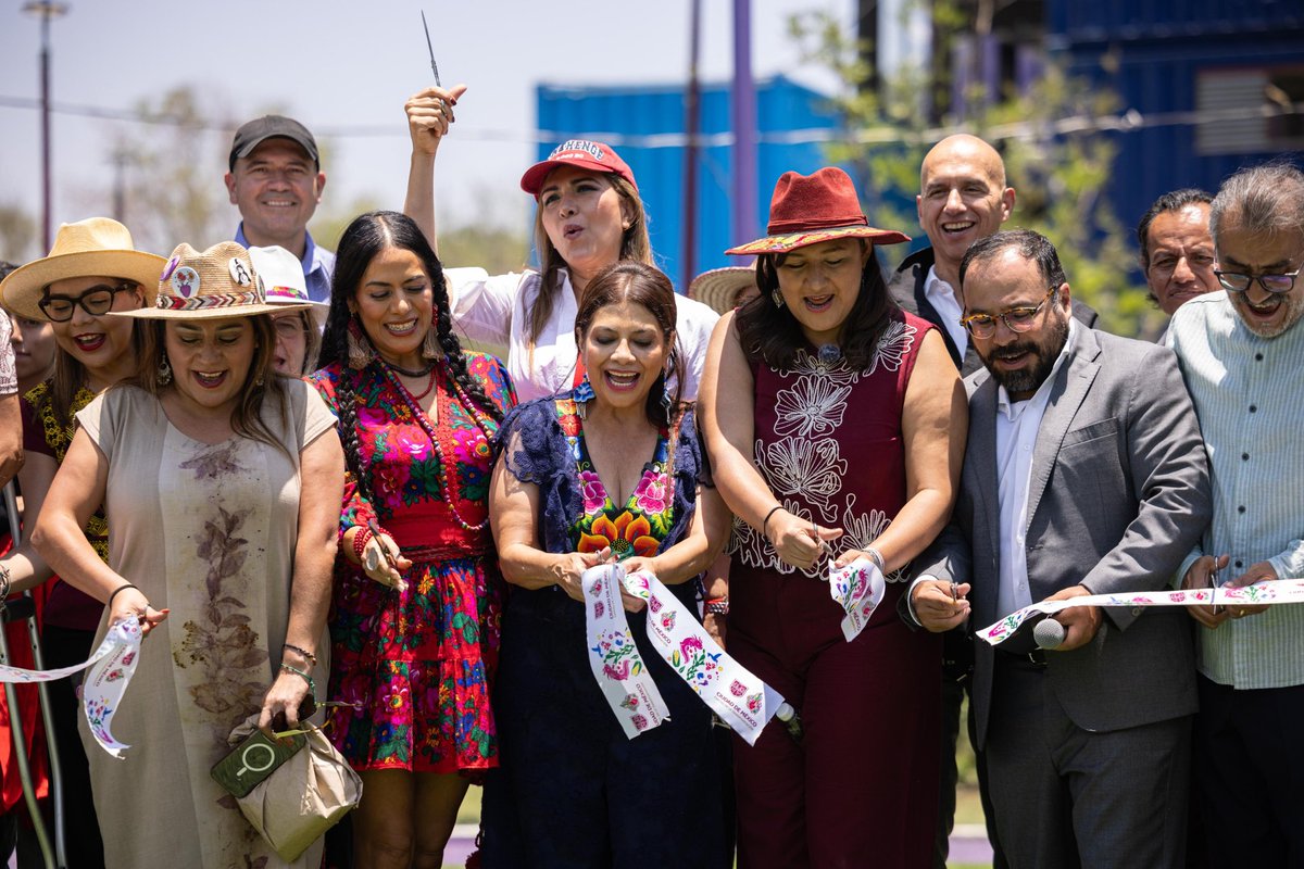 ClaraBrugadaM's tweet photo. ¡Por el bien de todos, primero las infancias!

Hoy inauguramos la UTOPÍA Ceylán en @AzcapotzalcoMx: 30 mil m² para el bienestar, la cultura, el deporte, la salud y los cuidados. https://t.co/GJ91H1XC41