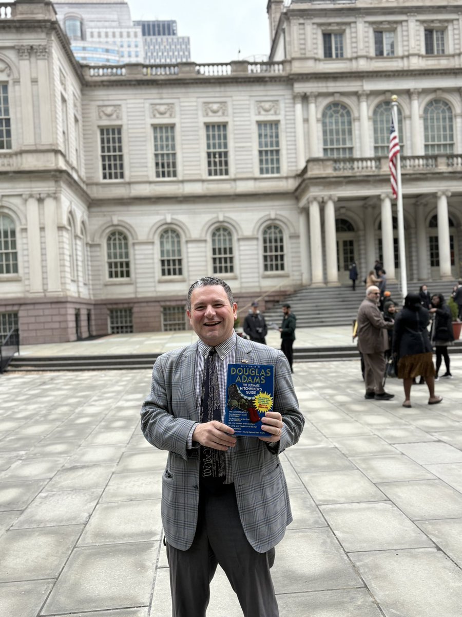 NYC Libraries tweet media