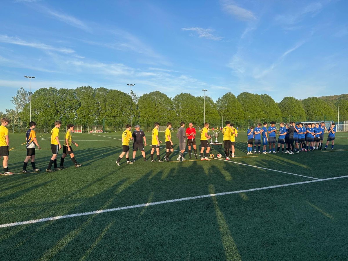 StanwellPE's tweet photo. Y11 Football⚽️

Orchard⚽️

Not the result we wanted in tonight’s cup final. However, the way the Y11 team have conducted themselves in the last 5 years has been outstanding and they have been a credit to the school and themselves. Always proud👏🏻⚽️🔶🔷 https://t.co/ZYwKiR7n8o