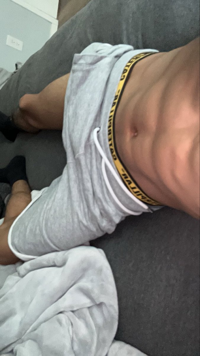 user400k288's tweet image. do guys get spoiled too? or is that just a girls thing? #latino #latinas #mexican #nsfwtwtًً  #horny #nsfw #uncut #spoilme