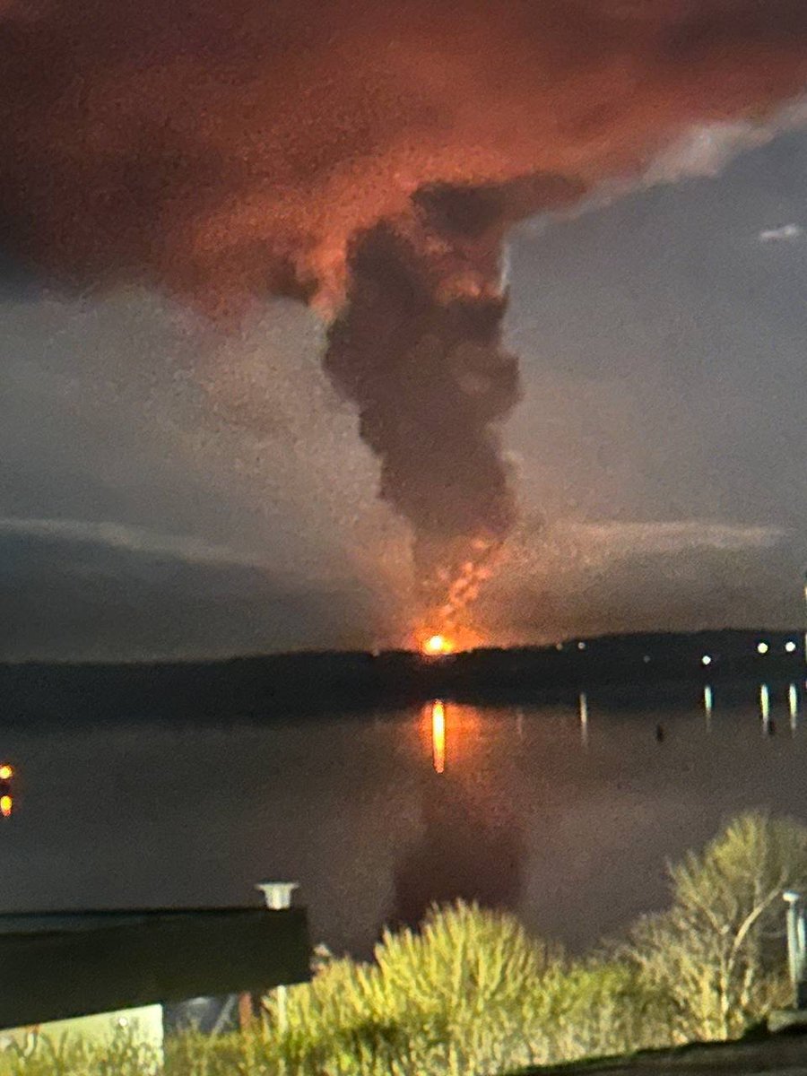 NOELreports's tweet image. The fire at the oil pumping station in Perm, Russia, is still ongoing. #Russia.