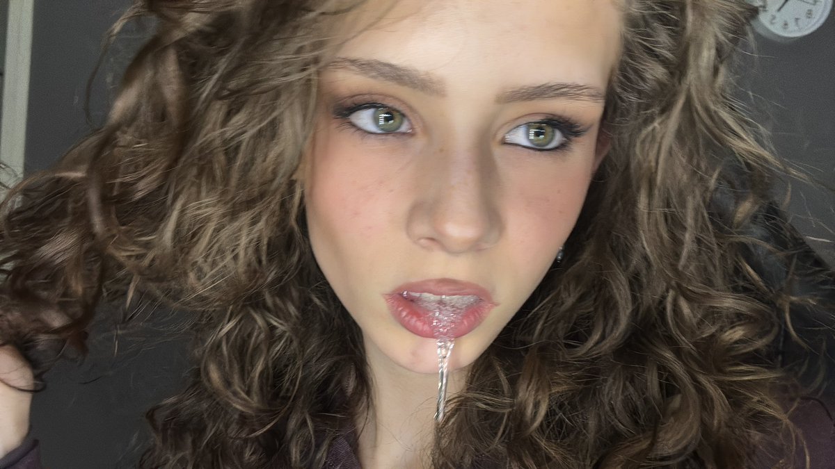 LeahGoddess tweet media
