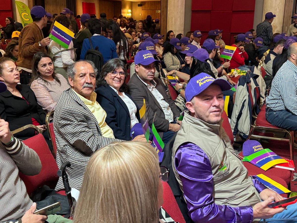 UTRADECC's tweet photo. Nuestras compañeras y compañeros ya están en el Salón Rojo del Hotel Tequendama, participando en el encuentro de las y los trabajadores con el candidato a la Presidencia @IvanCepedaCast.

Construyendo transformaciones sociales en Colombia. https://t.co/JDl3TM1WsL