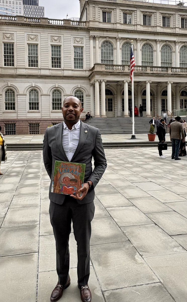 NYC Libraries tweet media