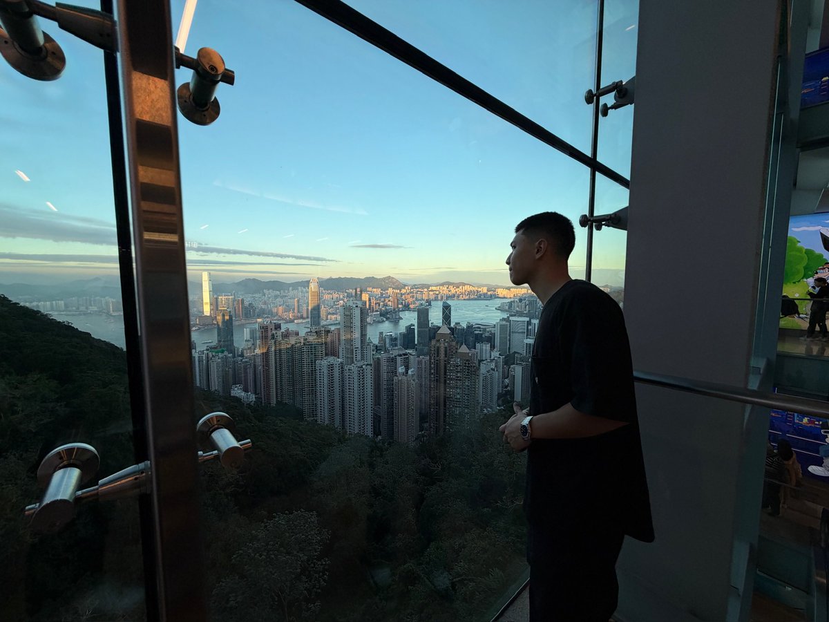 nguyentomyy's tweet photo. can’t believe they build all of ts without Claude https://t.co/9s2ep6yOfq