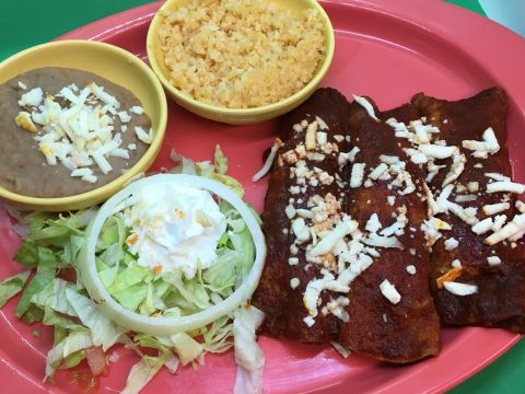eVisitorGuide's tweet image. A local favorite for authentic Mexican cuisine is El Jardin. Enjoy great food and outstanding #margaritas just south of #WrigleyField in #Lakeview. evisitorguide.com/chicago/brochu…

#Chicago #Wrigleyville #travel #budgettravel #dining #tequila #tacos #lakevieweast #GoCubsGo