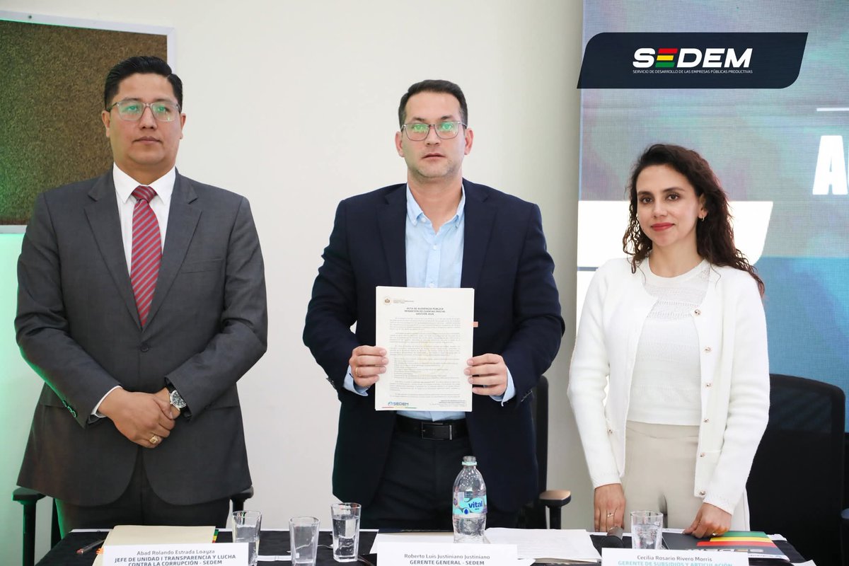 Sedem_Bolivia's tweet image. 📢 Transparencia que informa, gestión que avanza.

En la 𝗔𝘂𝗱𝗶𝗲𝗻𝗰𝗶𝗮 𝗣ú𝗯𝗹𝗶𝗰𝗮 𝗱𝗲 𝗥𝗲𝗻𝗱𝗶𝗰𝗶ó𝗻 𝗱𝗲 𝗖𝘂𝗲𝗻𝘁𝗮𝘀 𝗜𝗻𝗶𝗰𝗶𝗮𝗹 – 𝗚𝗲𝘀𝘁𝗶ó𝗻 𝟮𝟬𝟮𝟲, el #SEDEM presentó las acciones, metas y proyecciones que marcarán una nueva etapa de trabajo