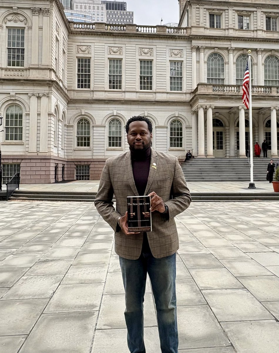 NYC Libraries tweet media