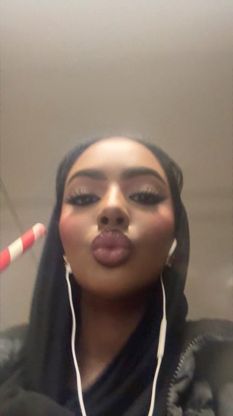 hijabiss's tweet image. shes going to drain us all
that body and pout 😫😵‍💫 #hijabi #hijab #arab #muslima #muslimah