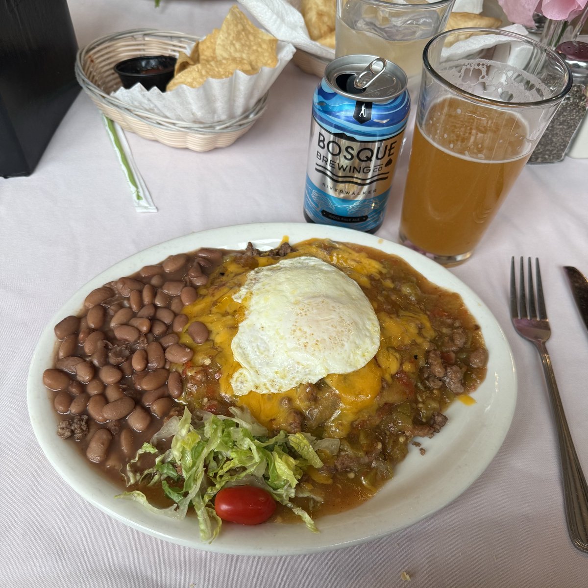 astrojoe888's tweet image. Making my way back slowly to Texas at James Beard Award winning restaurant Rancho de Chimayo in NM.  Had the Beef Enchildadas with Green Sauce paired with a Bosque Brewing Riverwalker IPA.  #NMBeer #CraftBeer #RoadTrip #BeerPairings