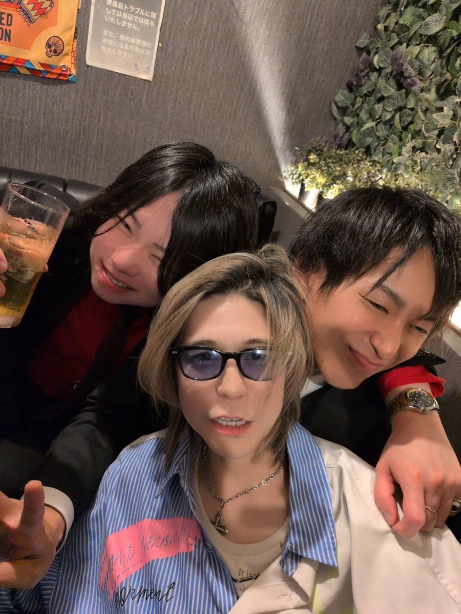 shoya_aihonten's tweet image. 5/1、おはようございます。

愛本店の翔也チャンネル、第364弾。

公開中です。

皆、見てね。

写真は少し前のもの。

指名手配の福生マッチョハンマー男が話題になってますね。

#愛本店の翔也チャンネル 
#愛本店の翔也 

会話の中にある違和感、、 #shorts youtube.com/shorts/qjto81q… @YouTubeより