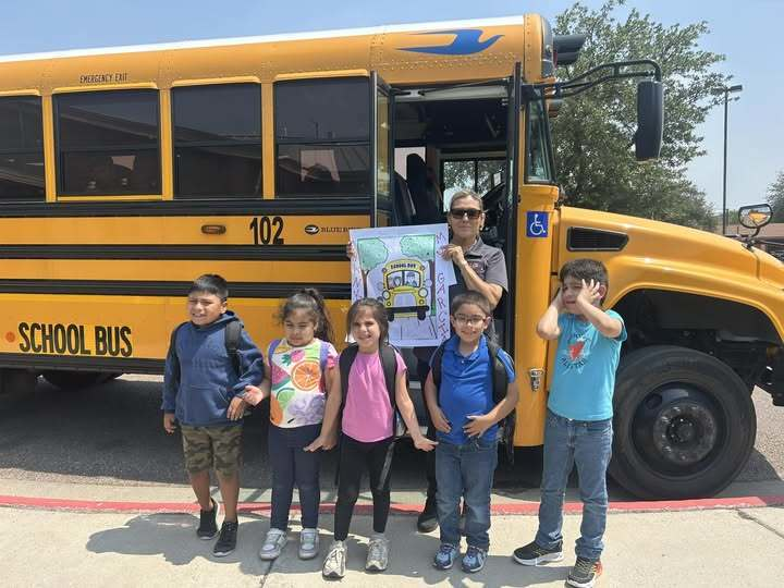 NjohnsonPierce's tweet photo. School Bus Driver Appreciation Day! 🚌💛 https://t.co/rBwfR14ybE