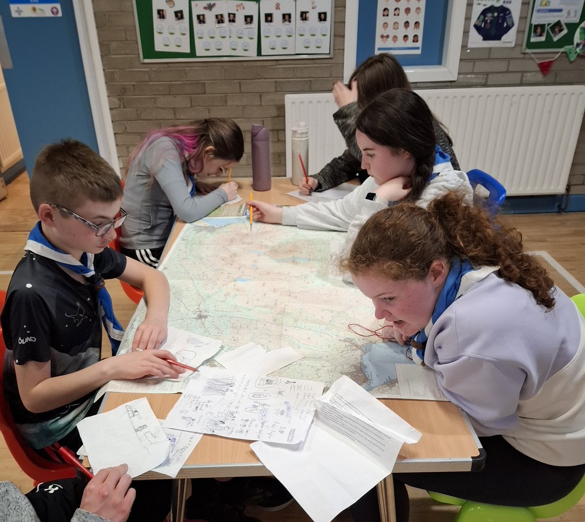 newryscouts's tweet image. Our #Scouts preparation for their next Mountain #Expedition 🏔 has started #games ⚾️ then some #Map 🗺 and #Compass 🧭 work and then more #Games ⛵️ another successful #ScoutMeeting ⚜️ #ScoutsDoStuff #SkillsForLife #AdventureBeginsHere #GreatOutdoors #ScoutingIreland #Craic 🏔🗺🧭