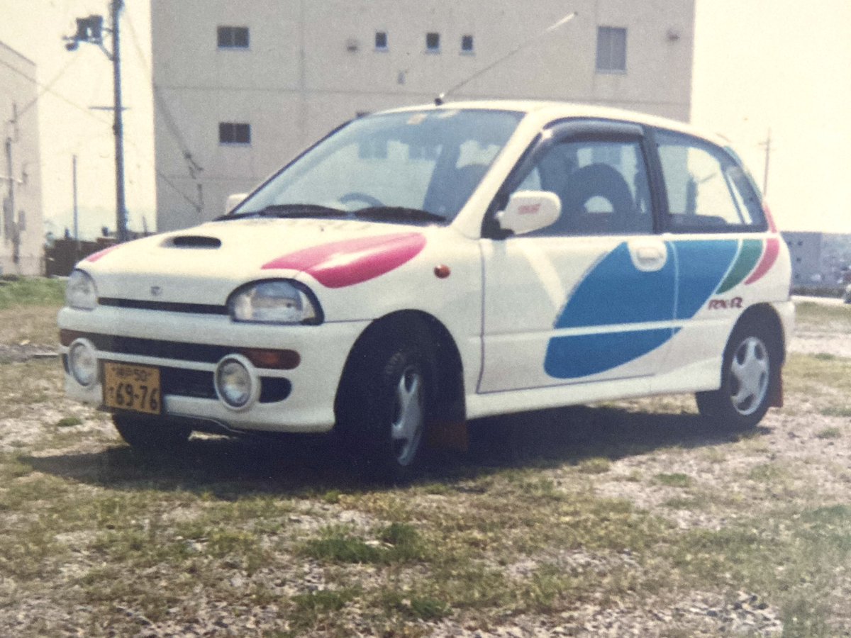 bc5a47d's tweet image. 昔撮った写真見てたらこんな写真が！
STIパーツが取り付けてあってデモ用だった気がします。
メーカー研修に行ったら同じ仕様の車が駐車場10台以上いたかな？

#スバル　#VIVIO #SUBARU