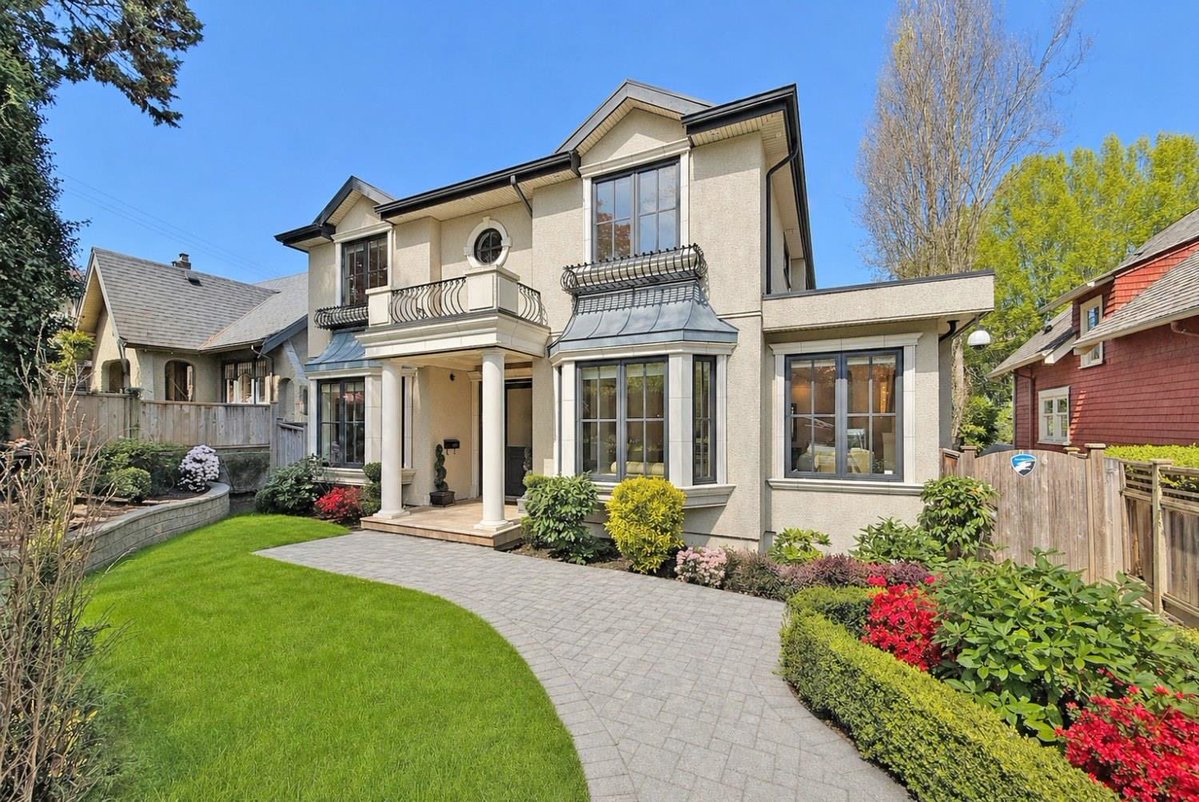 winnie_realtor's tweet image. New Listing!
📍 3749 W 11th Ave, Vancouver
🏠 4116 sqft home
🛏 6 bedrooms &amp;amp; 🛀 6 baths
💵 LP: $4,800,000
🖥 MLS# R3117127
☎️ 604-671-8260 for more info
🎞 Matterport Tour is available at winniechung.com
#realestate #vancouverhomes #vancouverrealestate #vancouverrealtor