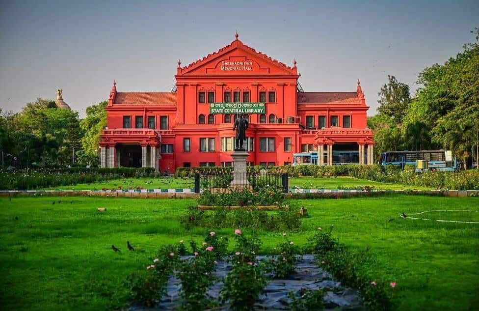 Sudarshn_chakra's tweet image. ಸರ್ ಎಂ. ವಿಶ್ವೇಶ್ವರಯ್ಯನವರ ದೂರದೃಷ್ಟಿಯ ಫಲವಾಗಿ  "ಬೆಂಗಳೂರು ಸಾರ್ವಜನಿಕ ಗ್ರಂಥಾಲಯ" ಉದ್ಘಾಟನೆ ಆಗಿದ್ದು 1915 ರ ಇದೇ ದಿನ.
#SirMVishveshwaraiah #Bangalore #PublicLibrary #Knowledge #Education #Inspiration