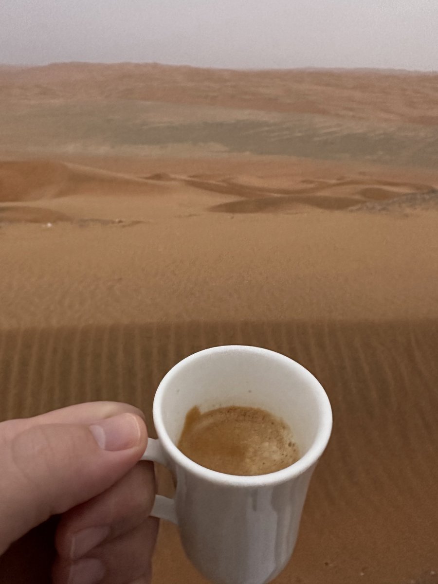 JonoH's tweet image. Early riser reward.. coffee in the empty quarter, #AbuDhabi. 🐪🇦🇪

Liwa is just magic.