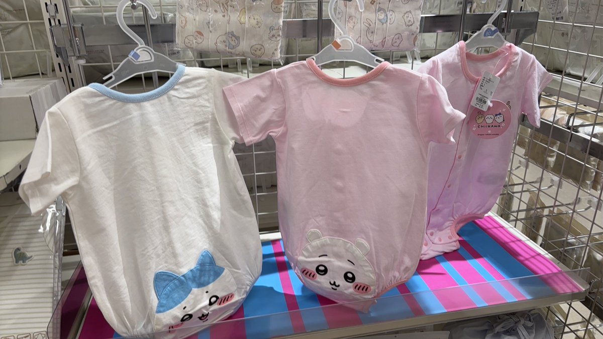 papas_ump's tweet photo. アカチャンホンポのちいかわロンパース
ネット販売が秒で売り切れたから実店舗へ
なんとか買えた
2店舗まわったけどスタイは全滅
ちいかわ恐るべし https://t.co/4FSlP8lKVS