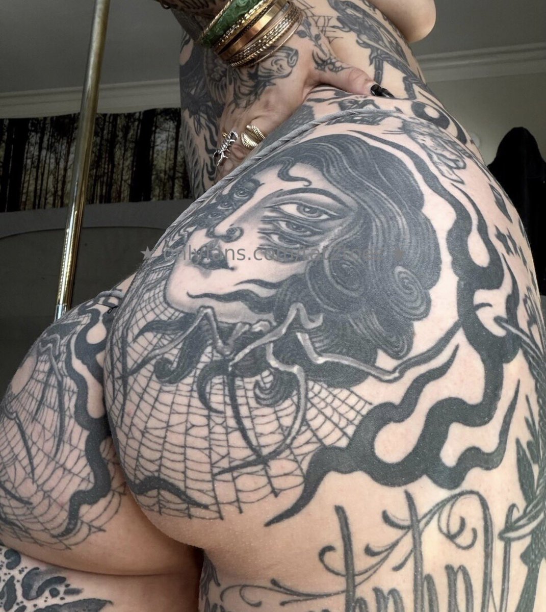 tat2toes's tweet photo. Going live next week on https://t.co/1AJsFlvpGg ⭐️ https://t.co/wO9ENh2JEb