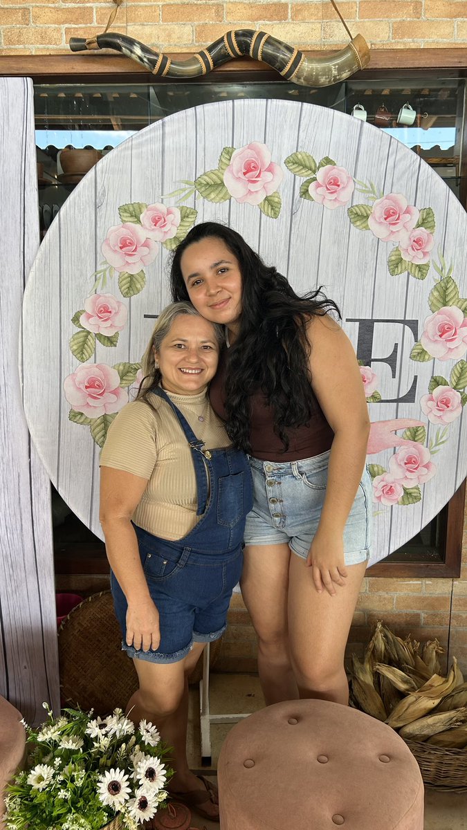 Thais Pinheiro tweet media