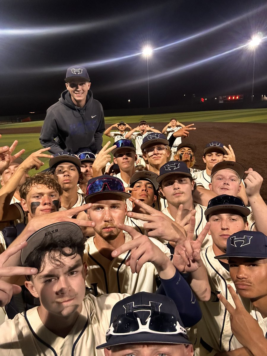 Hendrickson Baseball tweet media
