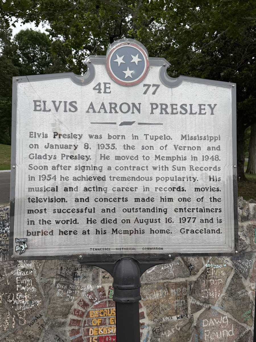 jrtager's tweet image. Visited Graceland in Memphis Tennessee, it was surreal to see the sun begin to shine  on a cloudy day  at the exact moment we finished reminiscing about Elvis. #Karma