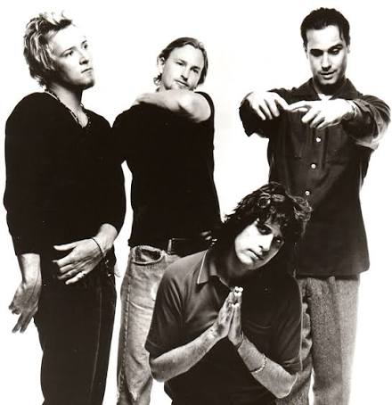 ListenUp_Radio's tweet image. Esto está sonando en #ListenUp 📻🎵
Stone Temple Pilots - Revolution
#ZonaCovers
radioplugandplay.com.ar