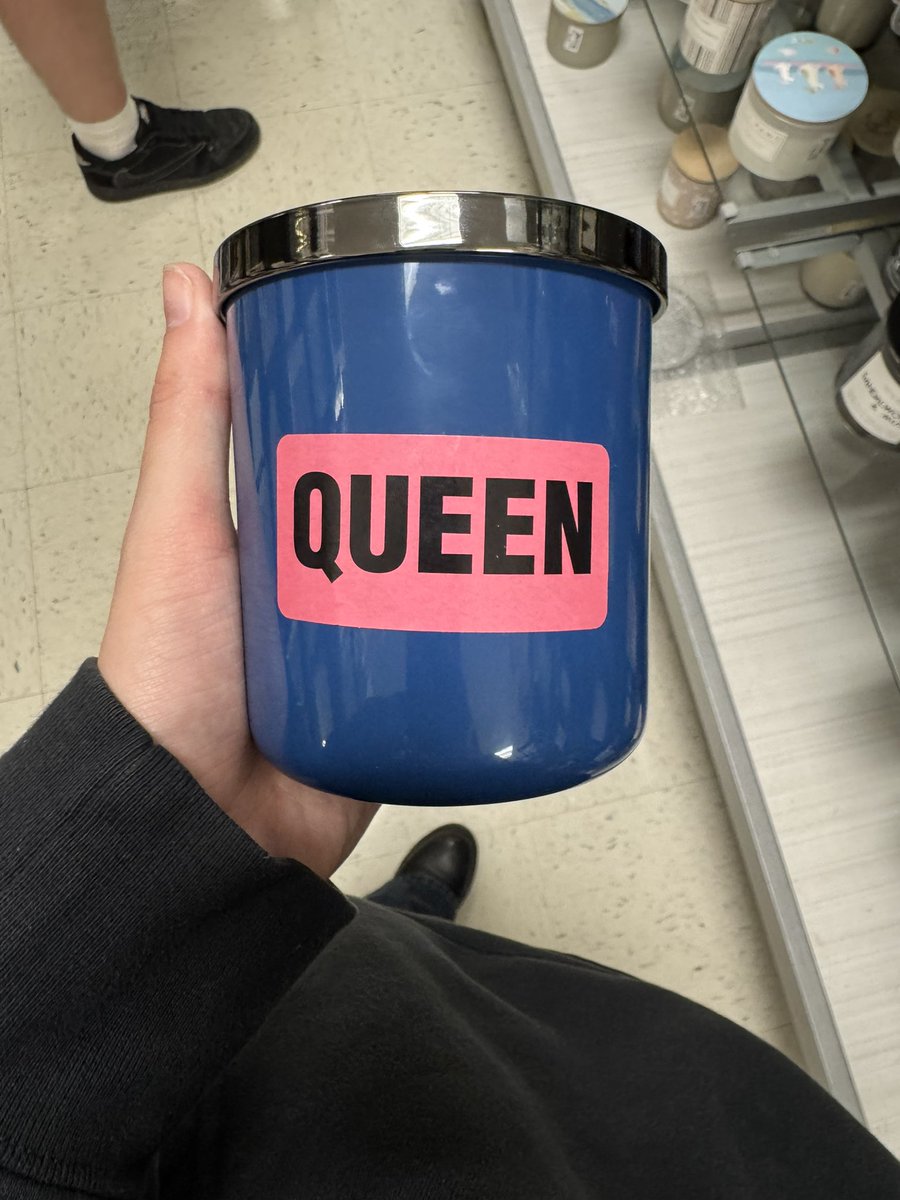 queenabri tweet media