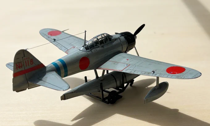 お預かりした遺品の中から、今回はこれを組んでみました。 1/72 ハセガワ