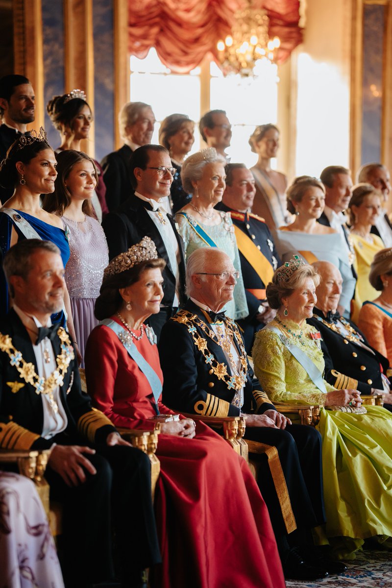 rwthofficial's tweet image. 🇸🇪
#Sweden’s King Carl XVI Gustaf and Queen Silvia with the Royal Family hosted a gala dinner for Monarchs, Queens, and members of foreign royal families, also guests to celebrate The King’s 80th birthday on 30 Apr. 2026 at the Royal Palace #Stockholm.

Link: