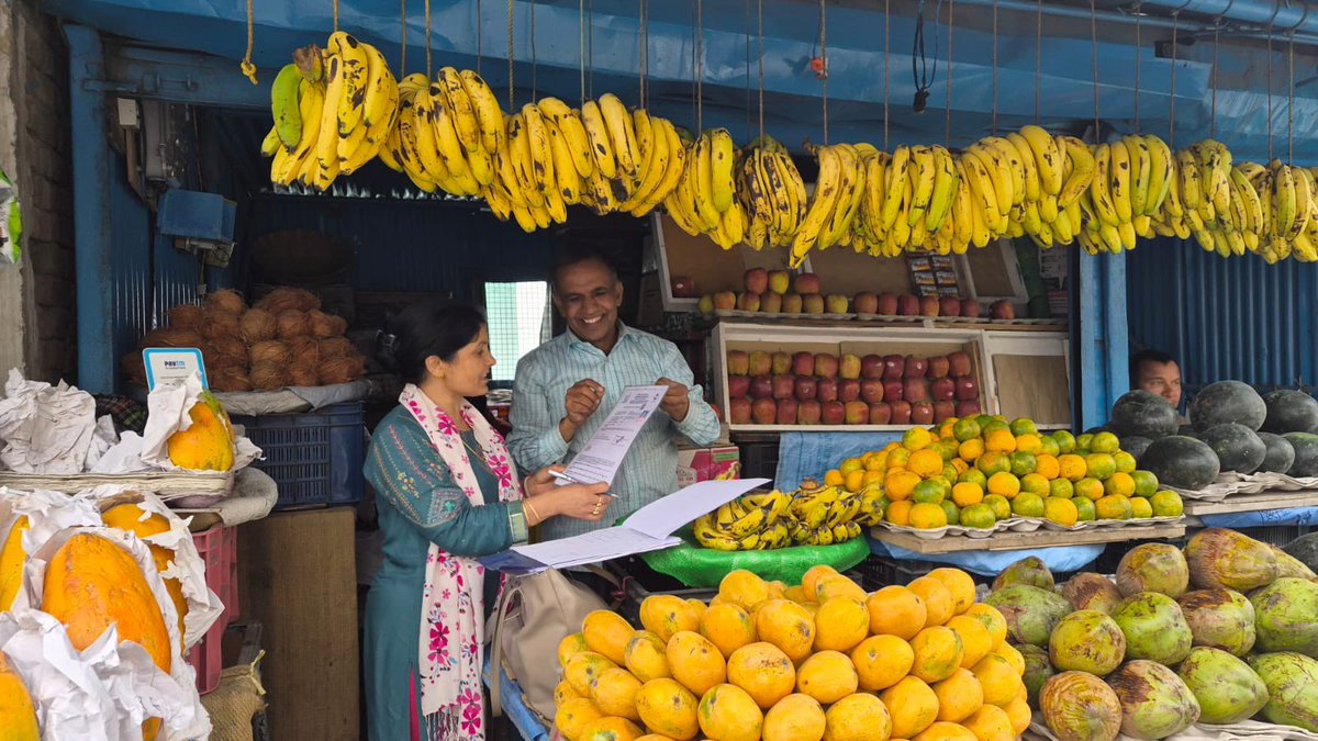 fssaiindia's tweet image. #Uttarakhand In a major drive Uttarakhand Food Safety officials have collected over 100 samples of seasonal fruits and vegetables. The sampling drive is focused on Maximum Residue Limits (MRL) and Artificial Ripening Agents. #FSSAIinStates